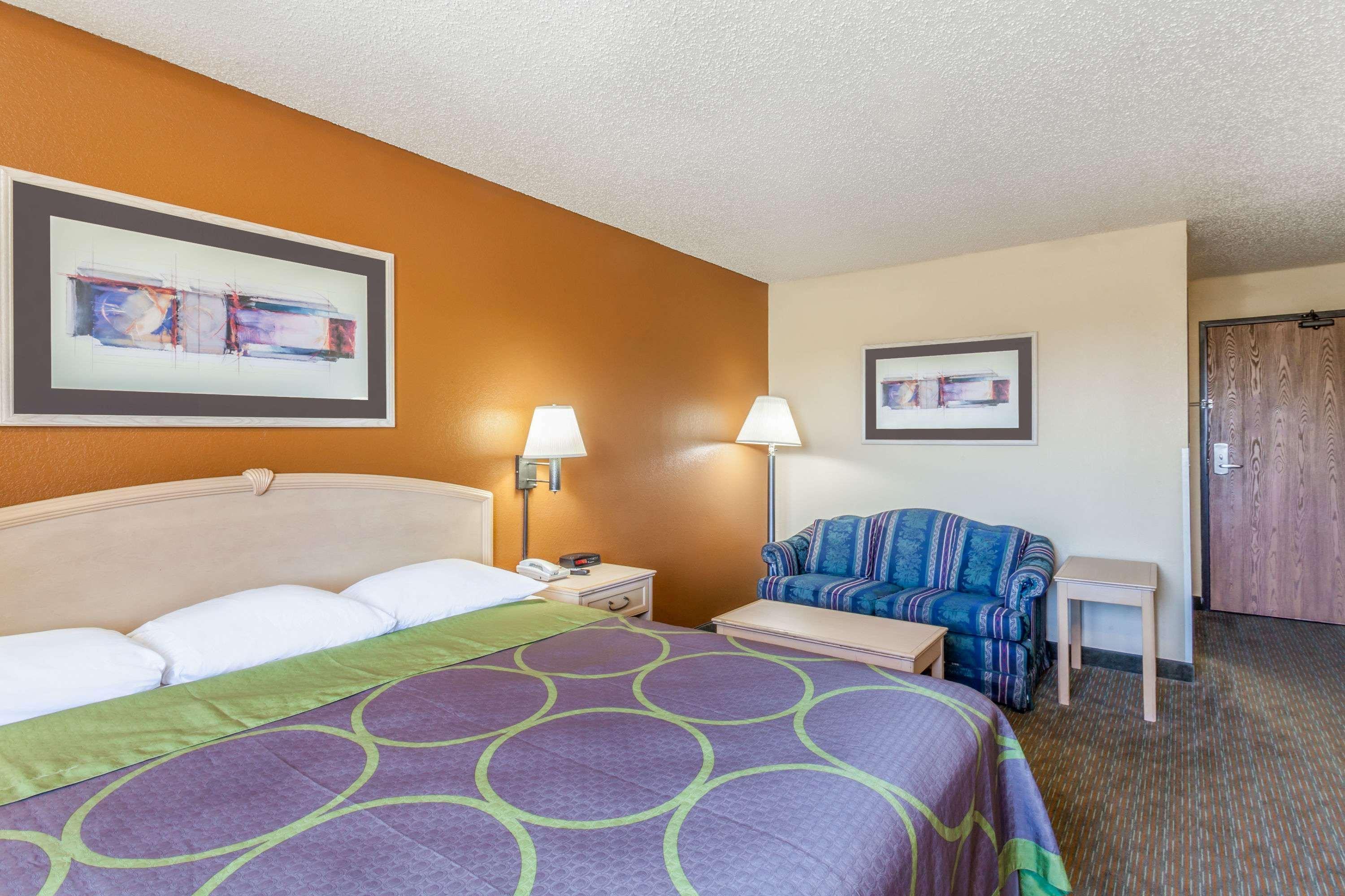 Super 8 By Wyndham Charlotte/Amusement Park Area Hotel Exterior foto