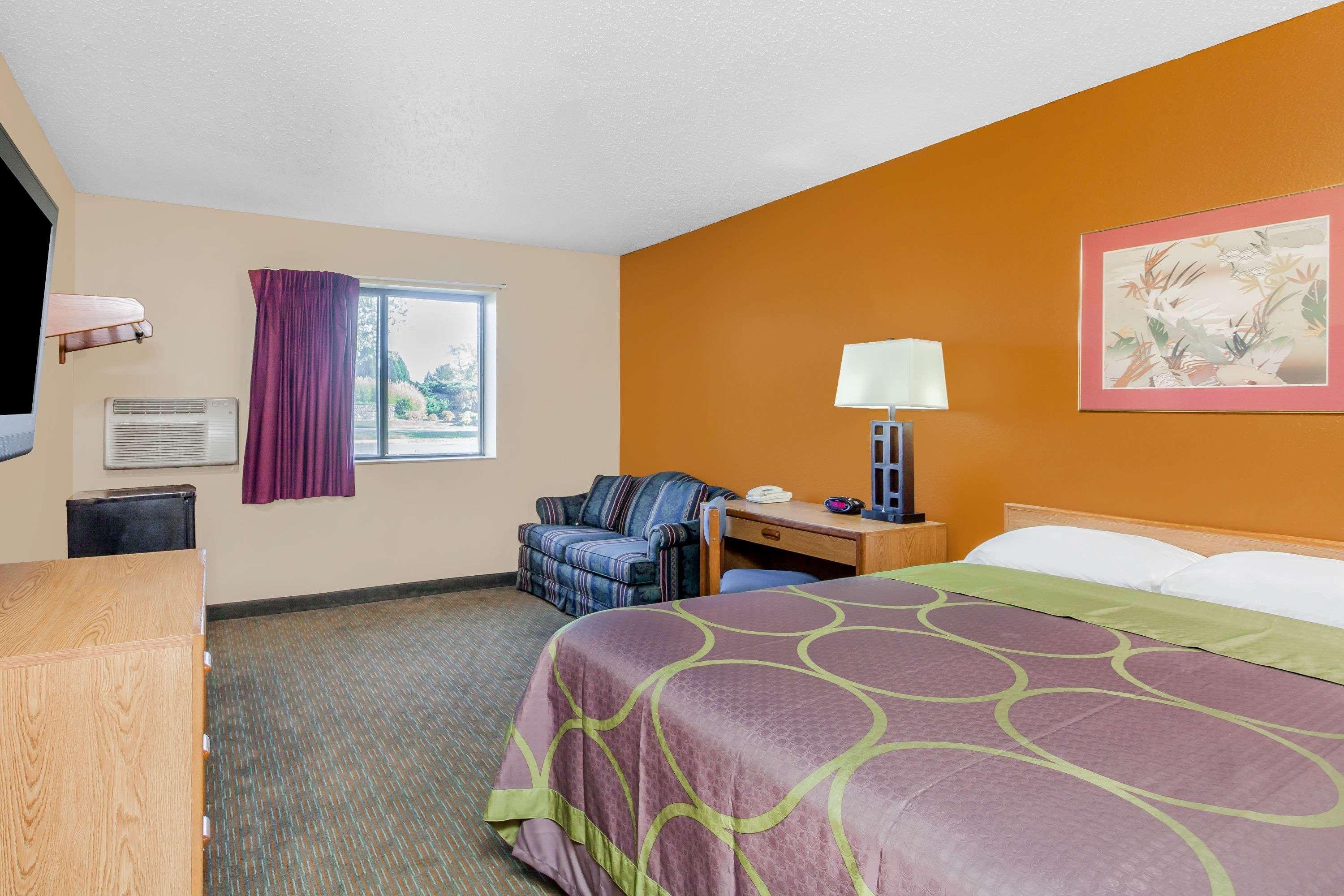 Super 8 By Wyndham Charlotte/Amusement Park Area Hotel Exterior foto