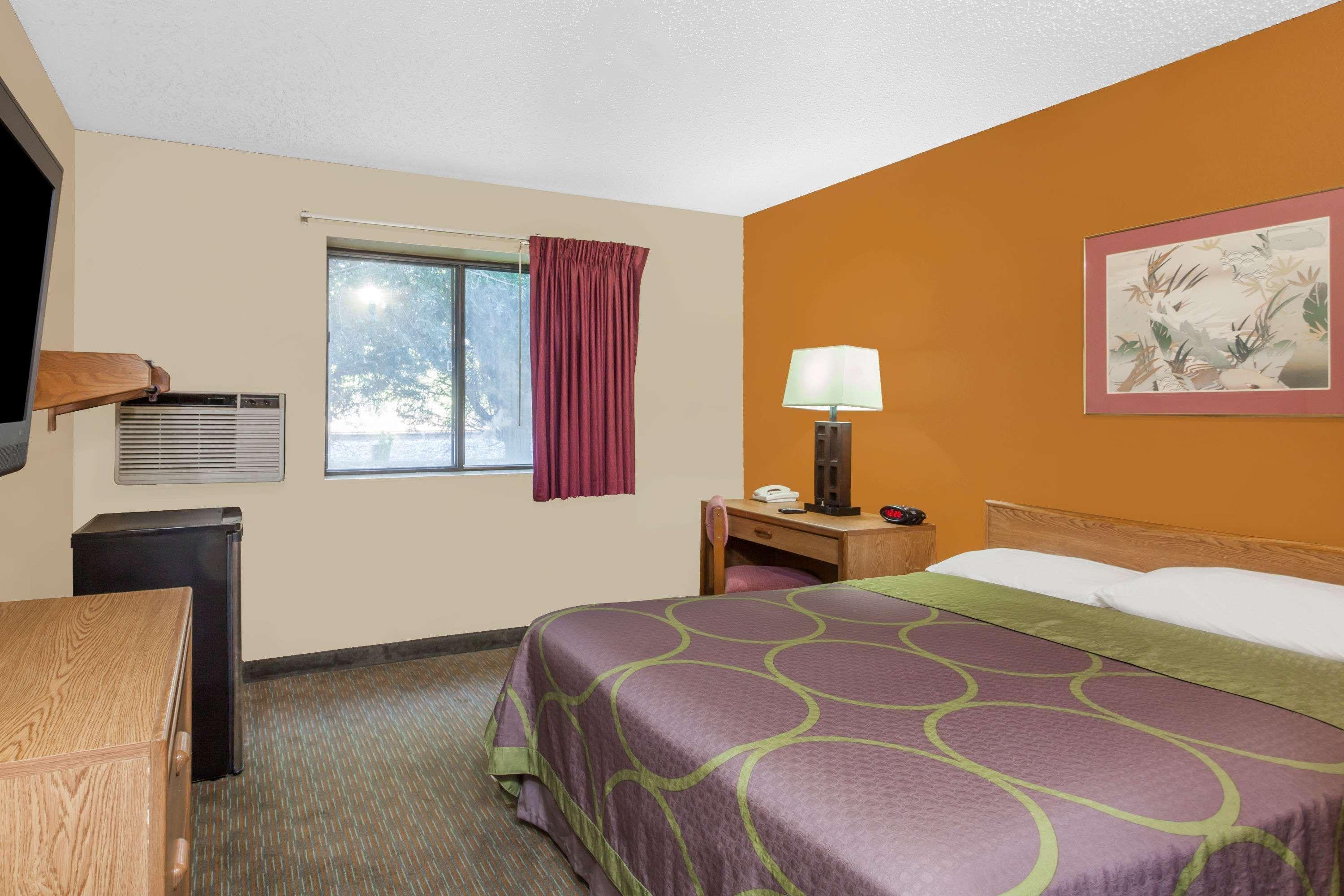 Super 8 By Wyndham Charlotte/Amusement Park Area Hotel Exterior foto